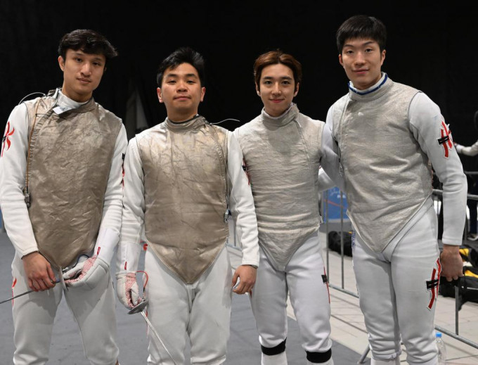 港隊（左起）蔡俊彥、楊子加、崔浩然及張家朗合力晉身團體賽8強。國際劍聯facebook圖片