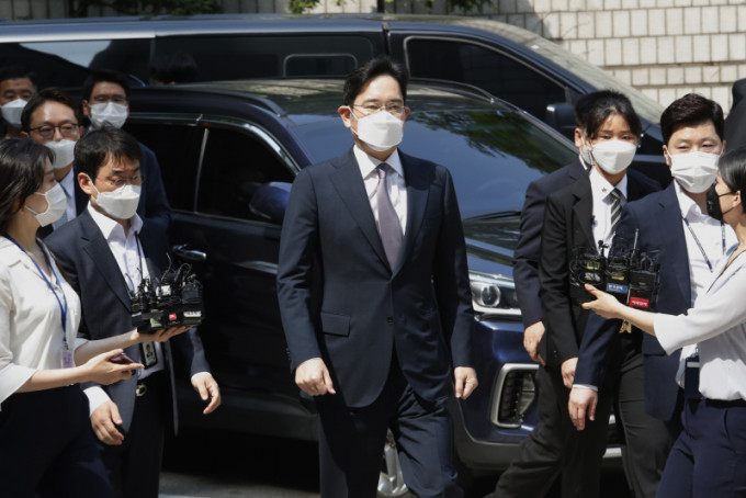 南韓首爾中央地方法院駁回檢控機關，對三星電子副會長李在鎔及兩名前高層的羈押申請。AP