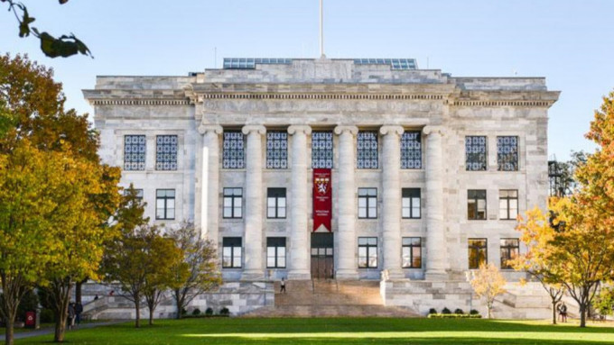 哈佛医学院  退出大学排名榜