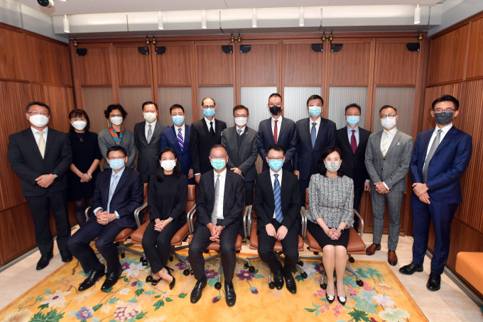 余伟文率领香港银行公会代表团，一连3日与中央部委年度会晤。政府新闻处图片