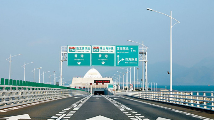 政府正研究開放多一個陸路口岸，令車主可以穿越粵西、粵東。資料圖片