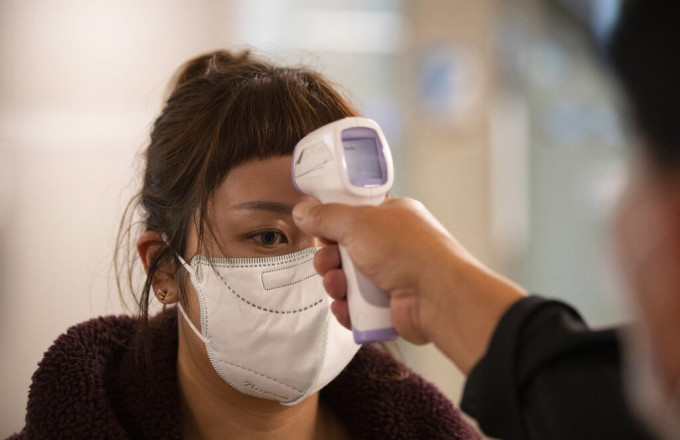 来自疫区旅客入境泰国需要接受检疫。AP图片