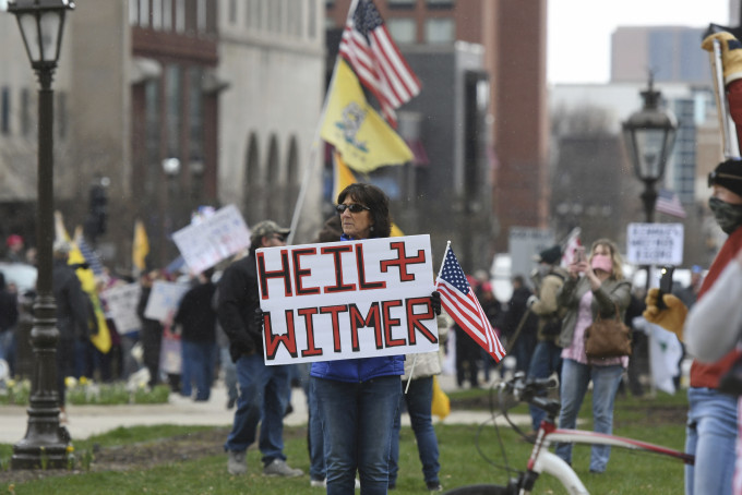 密歇根州有民众抗议封锁令。AP