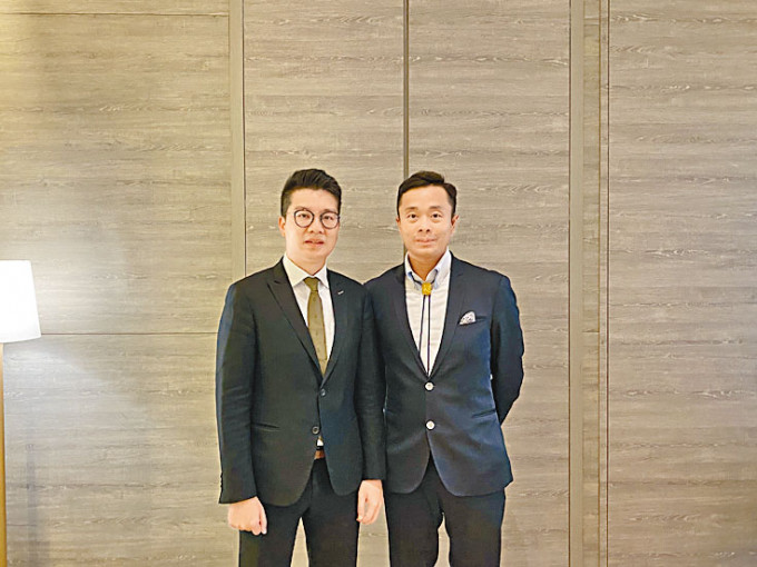 富临集团副主席兼行政总裁邬锦安（右）预计，12月将会再开设4至5家新餐厅。