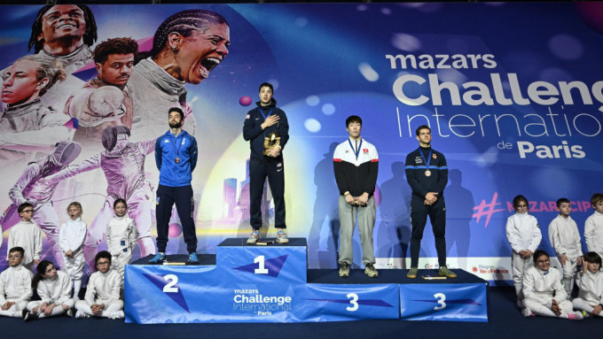 张家朗（右二）四强不敌最终夺冠的美国剑手陈海翔（左二），仍然收获铜牌。国际剑联Facebook图片