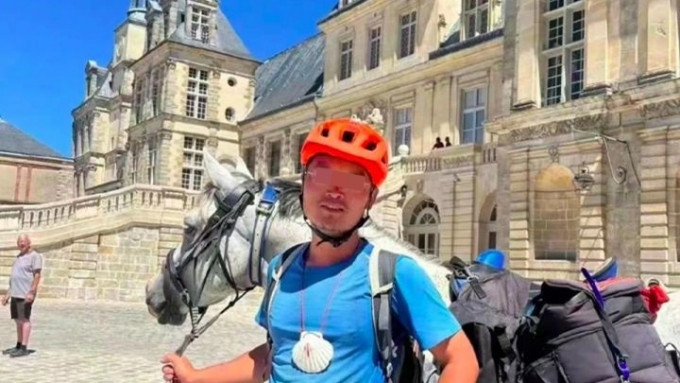 网红徐智显指从欧洲骑马回国一事属造假，并为此道歉。网上图片