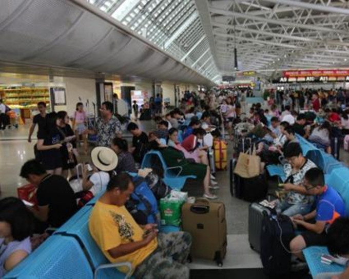 海南島兩大機場共取消69班航機。