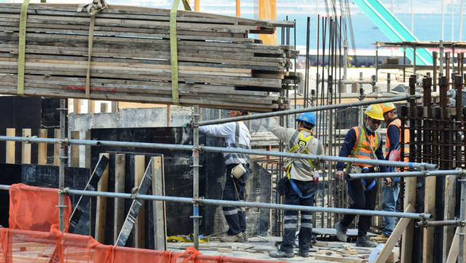 勞工處今日公布推出以建造業工傷僱員爲對象的「工傷僱員復康先導計劃」。