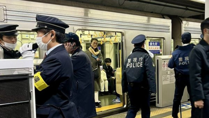 東京澀谷車站疑有人持鎅刀揮舞，警方到場卻未發現可疑人士。  X 平台