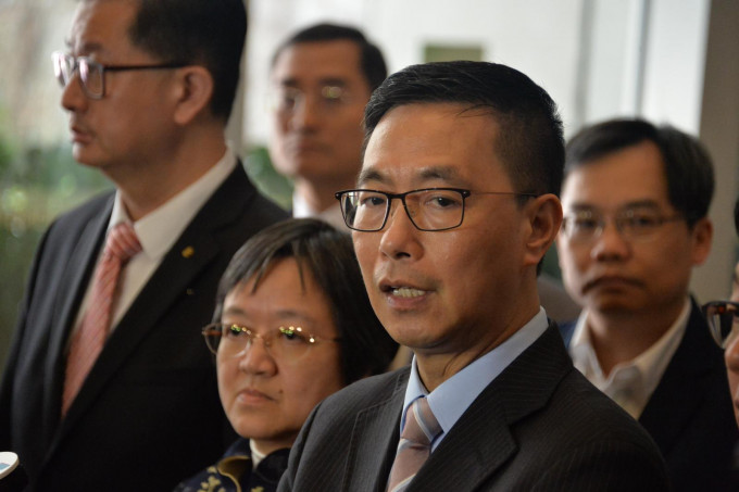 杨润雄表示，考评局可为个别学校提供报告。