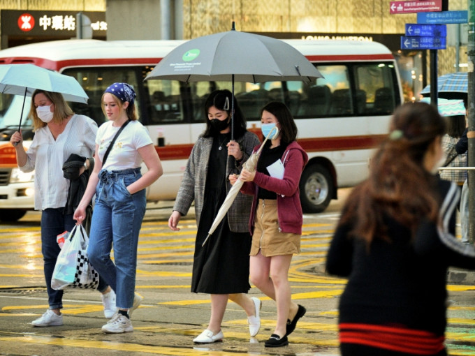 天文台一度發出黃色暴雨警告。資料圖片