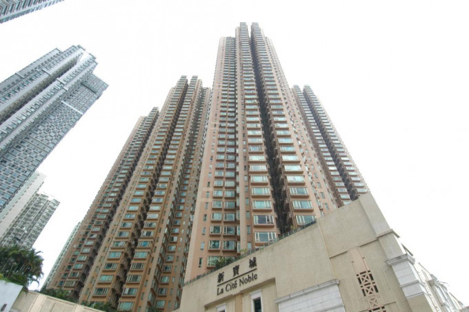 新寶城3房戶降價85萬至995萬沽。