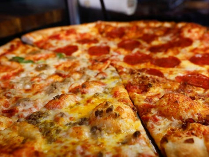 有網民在「連登討論區」發文，大讚Pizza BOX除抵食外，最重要是願意雇用智障人士送外賣。　示意圖片