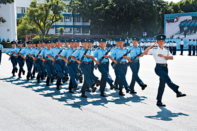 香港警察學院昨日舉行結業會操，共有29名見習督察及164名學警成為警隊生力軍。