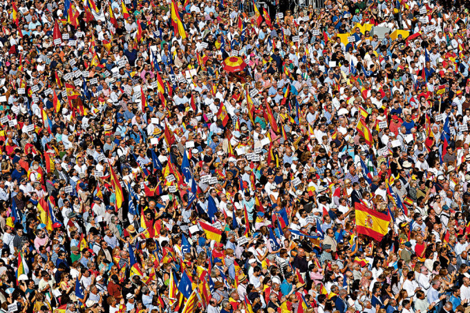 民众周日在马德里大集会，反对政府计划特赦加泰独派分子。