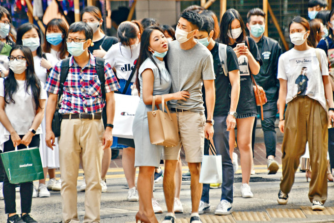 市民外出戴口罩有助减缓新冠病毒于社区传播。