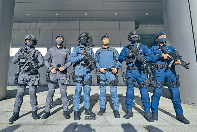 機場特警隊（右一及右二）、反恐特勤隊（左三及右三）及鐵路應變部隊（左一及左二）人員穿上新制服。