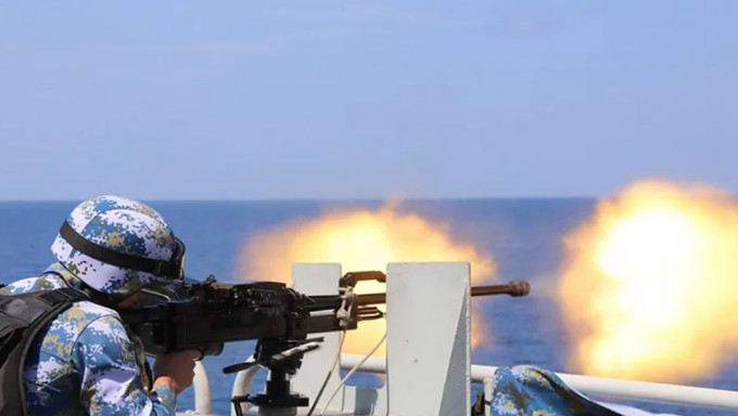 福建莆田海事局发布航行警告，解放军展开实弹射击训练。