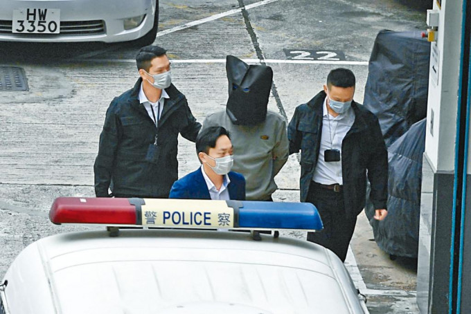 十二名香港人蛇前年企图偷渡台湾被内地海警拘捕，其中十人先后被移交返港。