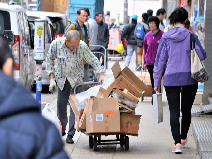 3月领综援个案按月增0.9%。资料图片