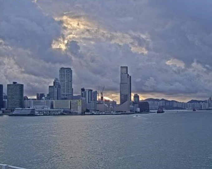 本港今日多云有骤雨。天文台图片