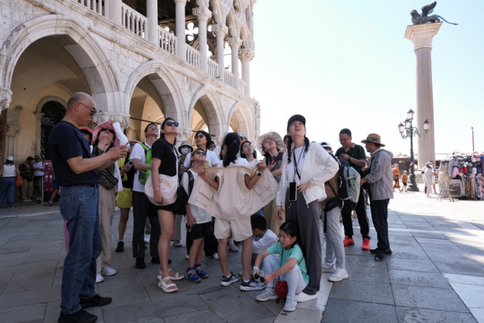 威尼斯控制旅行團人數，8月起限制每團最多25人。路透社