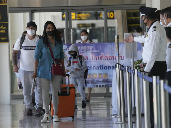 泰国布吉岛7月1日起向外国游客开放，有条件免14天隔离。AP图片