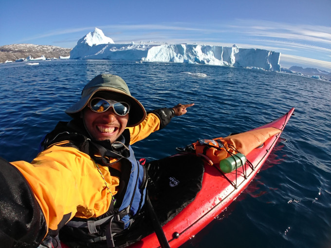 張偉賢擁有不少技能，曾以獨木舟穿越格陵蘭冰川。 受訪者提供