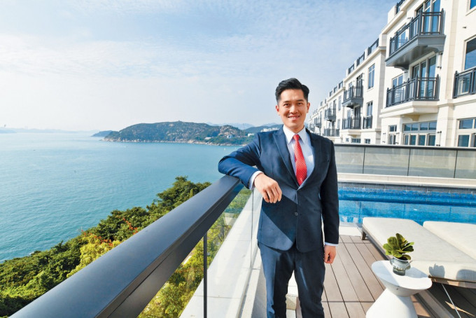 建灝鄭智荣表示，減息周期開始，預料將帶動入市意欲，推動豪宅成交。