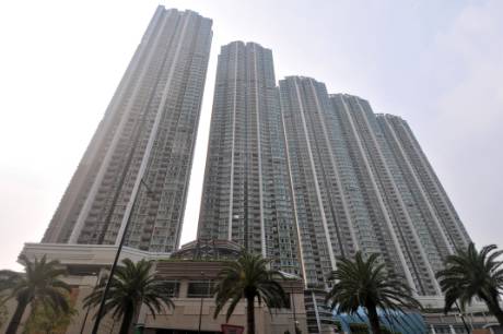 首都两房尺造1.54万 屋苑新高。