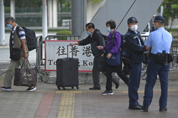 一个叫停广东省「回港易」的政策，在6个小时内流产。