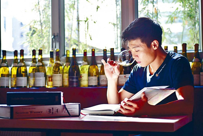 胡健燊喜欢研究威士忌，结果拓展出另一番事业。