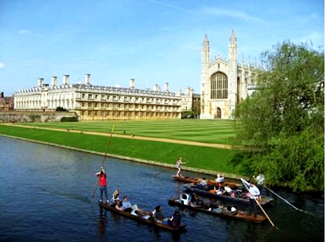 剑桥大学是著名旅游景点，每年吸引大量旅客参观。资料图片