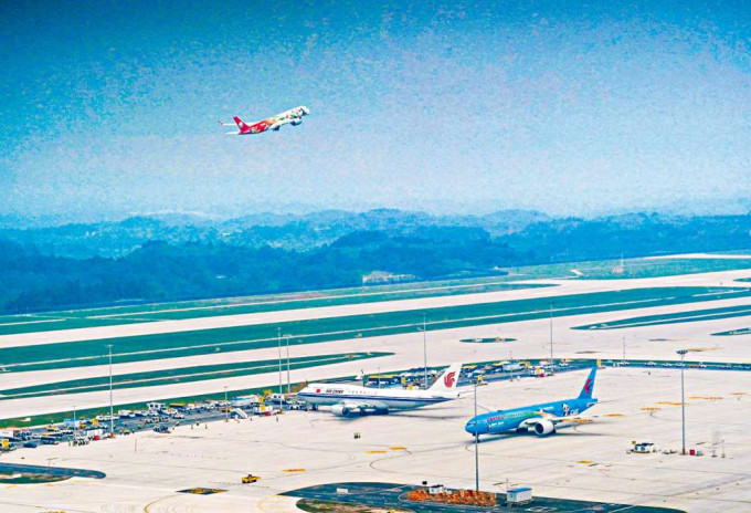 ■成都天府国际机场正式启用。