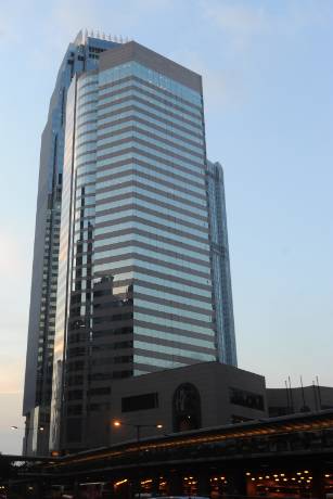 标普承租中环交易广场第3座两层楼面，将由九龙站迁址中环。