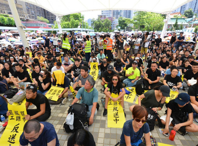 昨日有民间发起的罢工行动，以表达市民争取 「五大诉求」的强烈意见。 资料图片