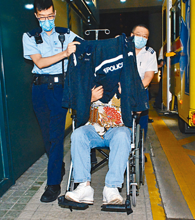 「师爷」陈强利在警署扣查期间，报称不适须送院。
