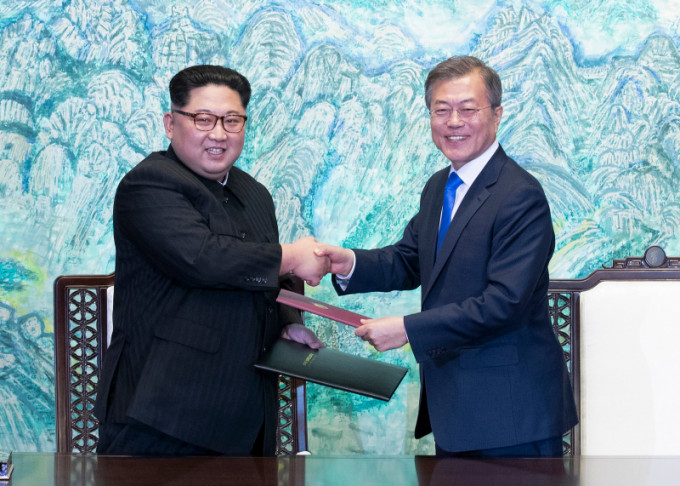 兩韓領袖會談後，北韓同意撥快時鐘，與南韓採用同一時區。（AP）