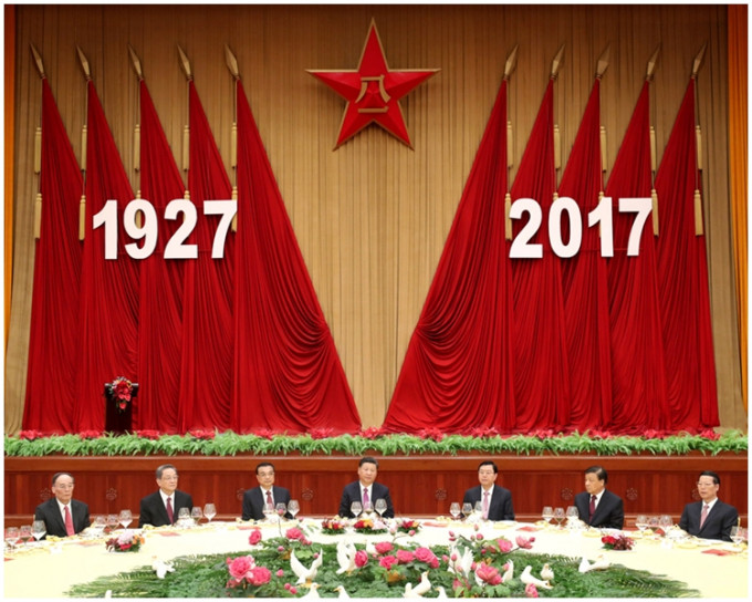 庆祝解放军建军九十周年大会于人民大会堂举行。新华社图片