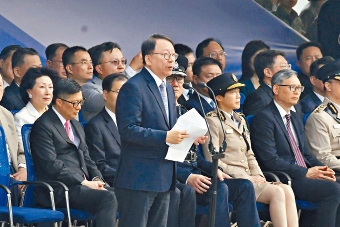 政務司司長陳國基為保安局轄下紀律部隊及青少年團隊聯合升旗儀式主禮。