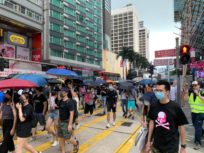 香港仍然有示威。