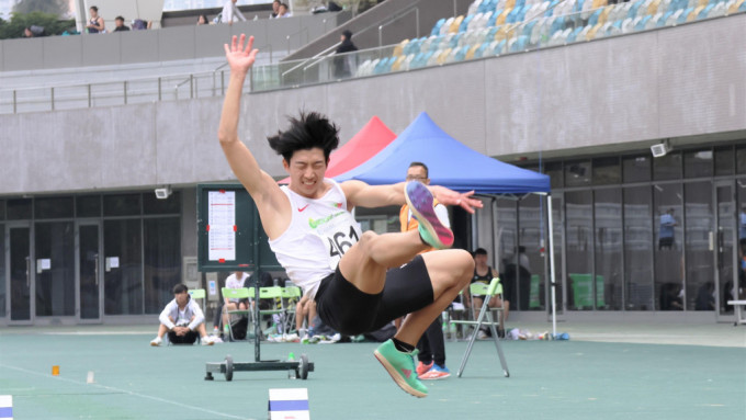 林銘夫的7米81佳績使他成為男子跳遠冠軍。陸永鴻攝