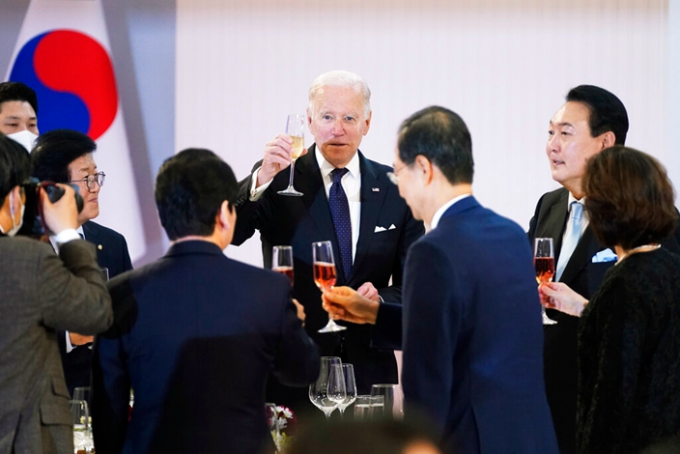 韩国总统尹锡悦举办晚宴招待拜登。