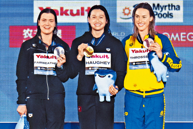 何詩蓓在200米自由泳決賽，為香港奪得歷史性第一個長池世界冠軍。