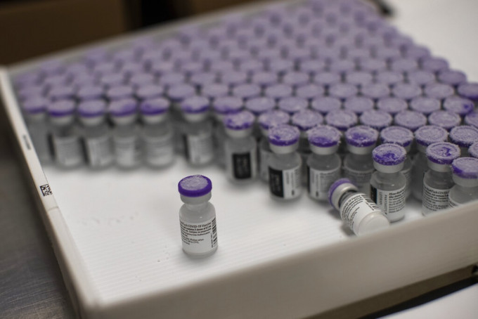 首批BioNTech疫苗最快于周六抵港。AP资料图片