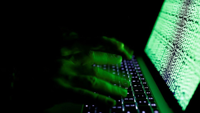 乌克兰国防部和两家银行被黑客攻击，暗示与俄罗斯有关。路透社图片