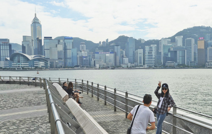 特区政府重申，一直严格按照一国两制、《基本法》及香港法律处理香港事务。资料图片