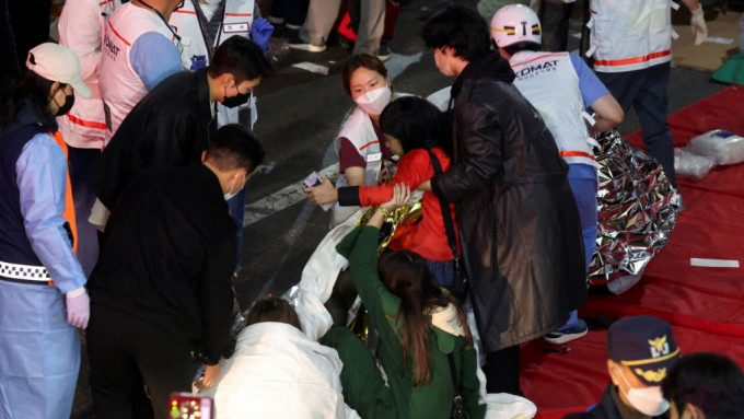 人踩人事故造成逾200人伤亡。路透社图片