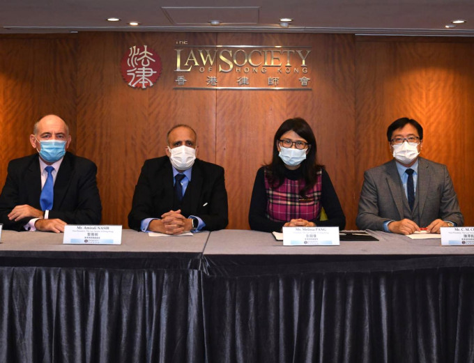 香港律师会介入黄冯律师行业务及暂时接管。