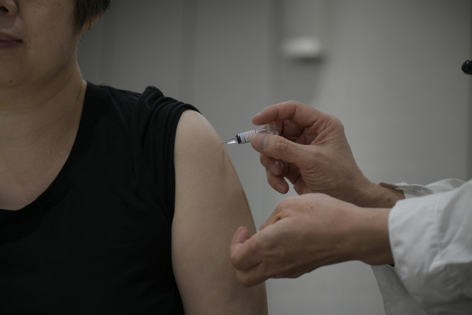 赛诺菲巴斯德指如有需要将研究可否争取更多疫苗供应。资料图片